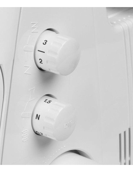 Juki Serger MO114D | Differential-feed and stitch-length controls