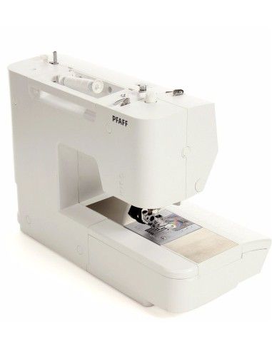 La Pfaff Passport 3.0 adotta un piano di lavoro in acciaio inox