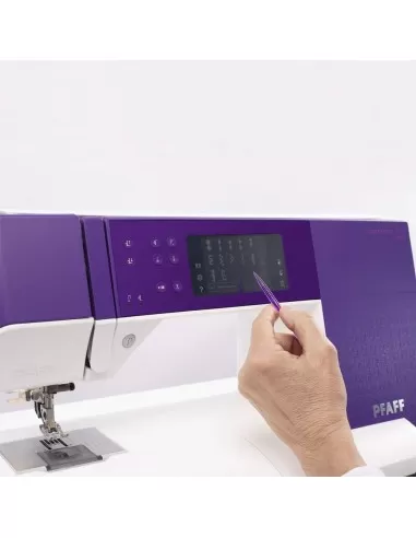 The Pfaff Expression 710 touch-screen allows you to see and modify the stitches in real size