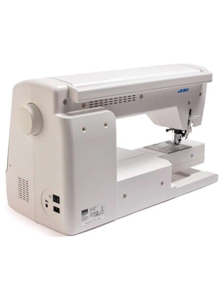 The integrated handle for the entire length of the Juki NX7 machine is comfortable even with 2 hands