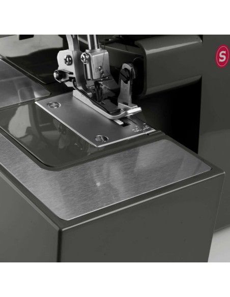 Cuchillos de gran tamaño para cortar incluso telas muy gruesas con la máquina overlock Singer HD0405S