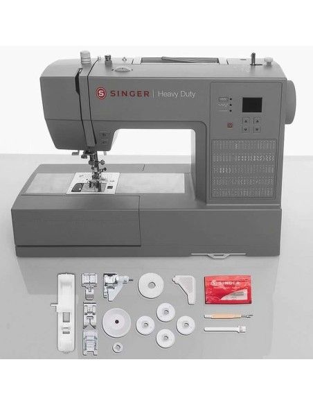 Singer Heavy Duty HD6605C with its set of sewing accessories