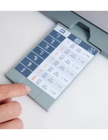 La Guida al cucito a scomparsa è di serie sulla linea Onyx