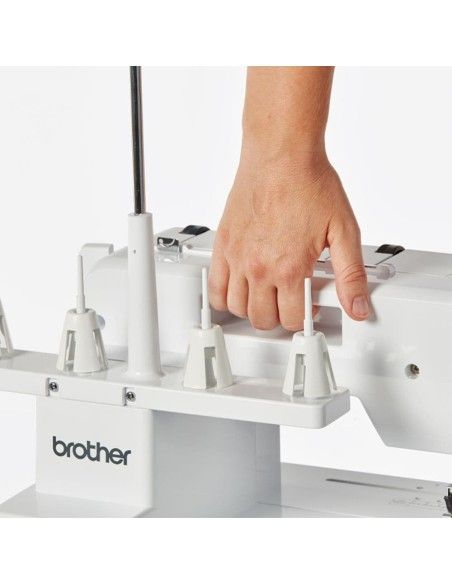 Brother CV3440 con maniglia incorporata