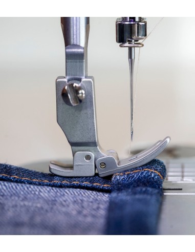 Brother PQ1600S has great ease of sewing even in the most difficult corners thanks to the penetration force of the needle