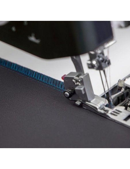 Pfaff Admire Air 6000 realizza il punto di sicurezza a 5 fili con risultati professionali