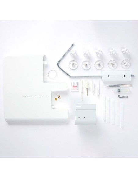 Gli accessori in dotazione  per la Coverlock Pfaff Admire Air 6000
