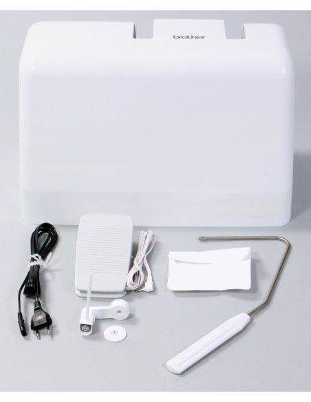 Brother Innov-is F580 with shockproof hard case included