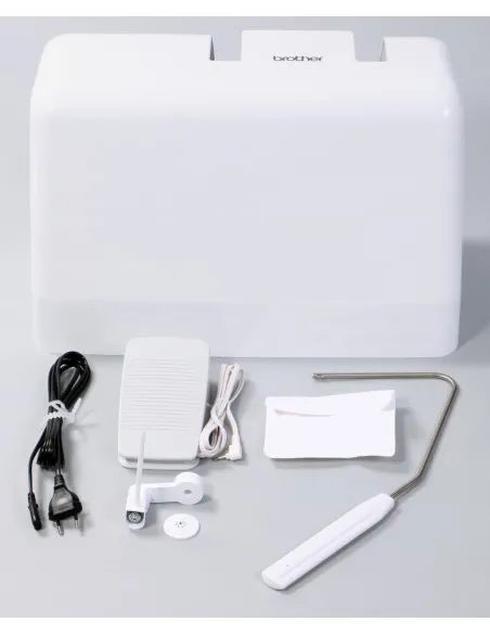 Brother Innov-is F580 with shockproof hard case included