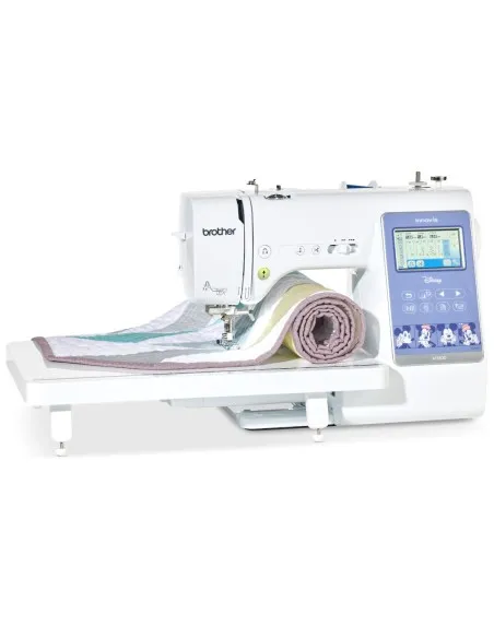 La mesa de acolchado está incluida con la máquina Brother Innov-is M380D