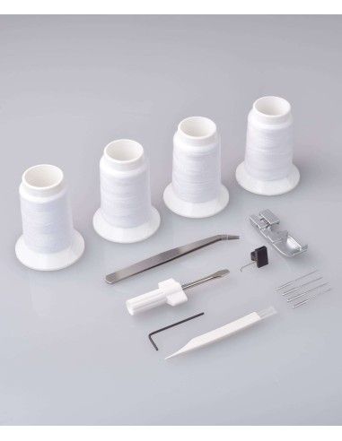 El convertidor para acabado con 2 hilos, perfecto para los tejidos más delicados, se suministra con la Necchi C12