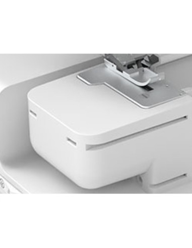 Le bras libre du Necchi C12 vous permet de terminer confortablement même les pièces tubulaires les plus difficiles