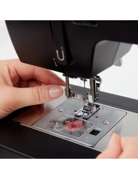 The Singer Heavy Duty 4432 Sterling's automatic needle threader makes threading your machine easy.