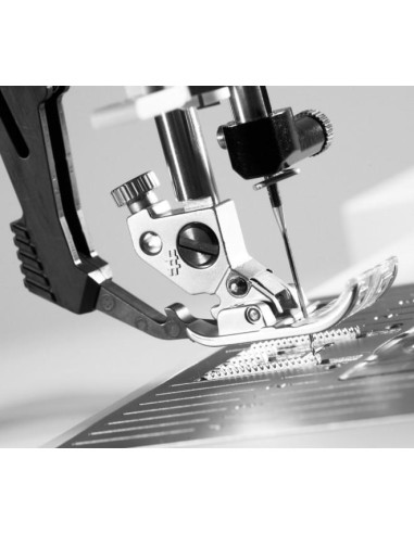 Le système IDT est fourni en standard sur la machine à coudre Pfaff Expression 710 SE pour une expérience de couture ultime.