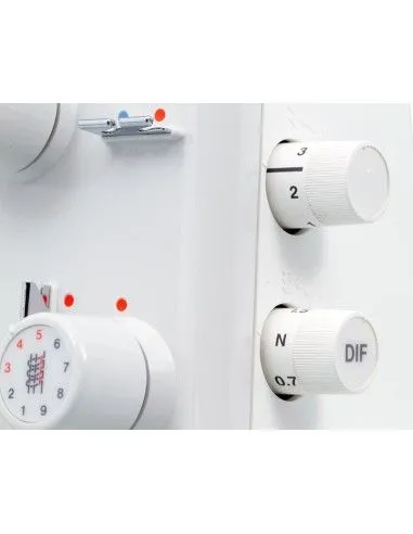 The controls for adjusting the differential and stitch length are at your fingertips on the Juki MO 654