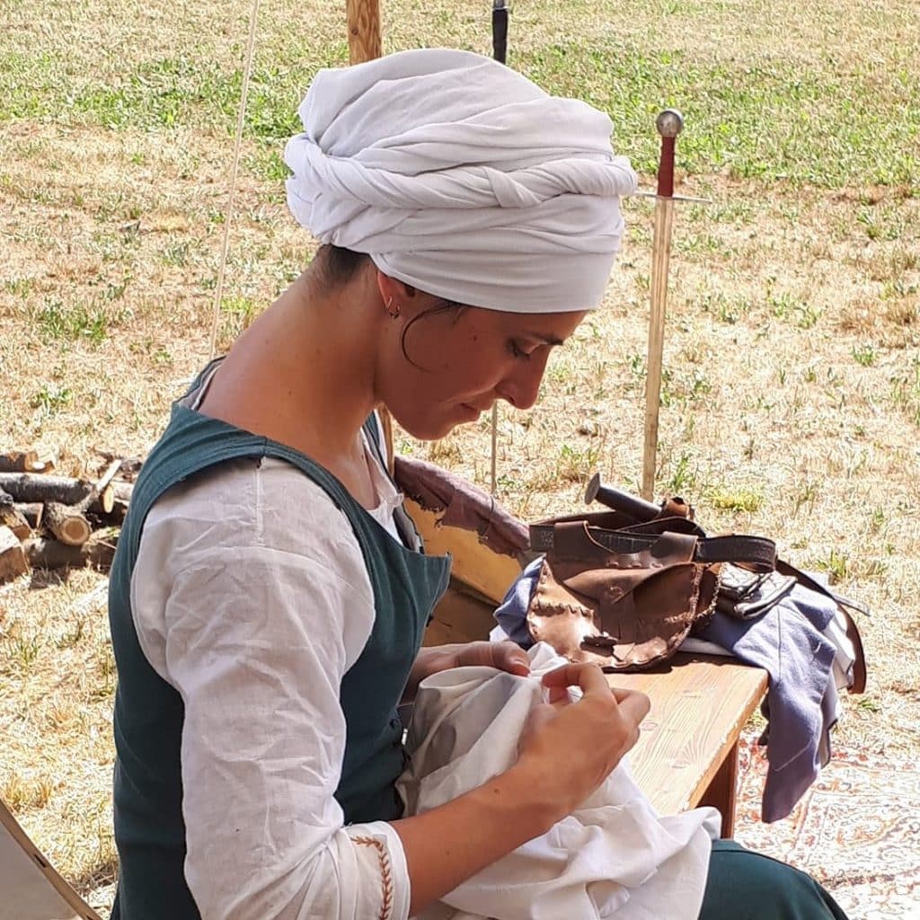 Macchina da cucire lapprendista sugli spilli