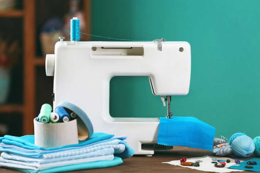 Diferencia entre una máquina de coser mecánica y una electrónica