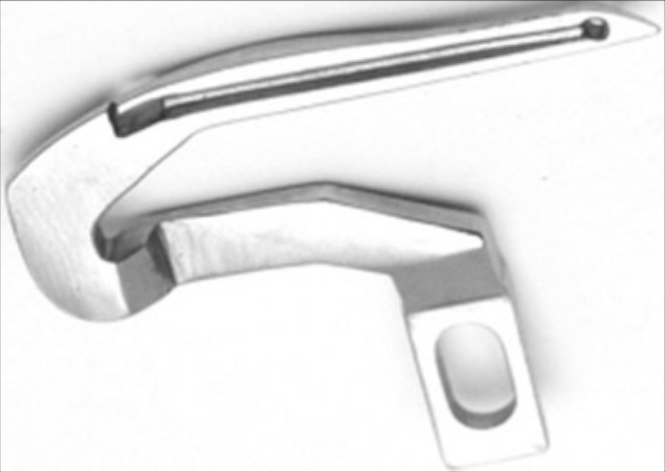 Garfio inferior Singer overlock serie 14