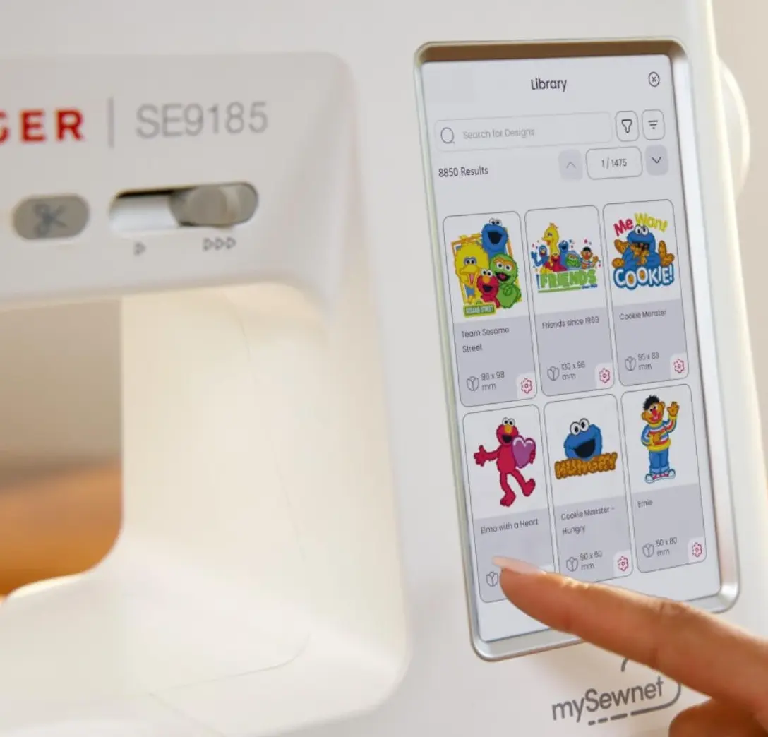 Máquina de bordar con pantalla táctil a color, tan fácil e inmediata como tu smartphone. Máquina de bordar con pantalla táctil a color, tan fácil e inmediata como tu smartphone.